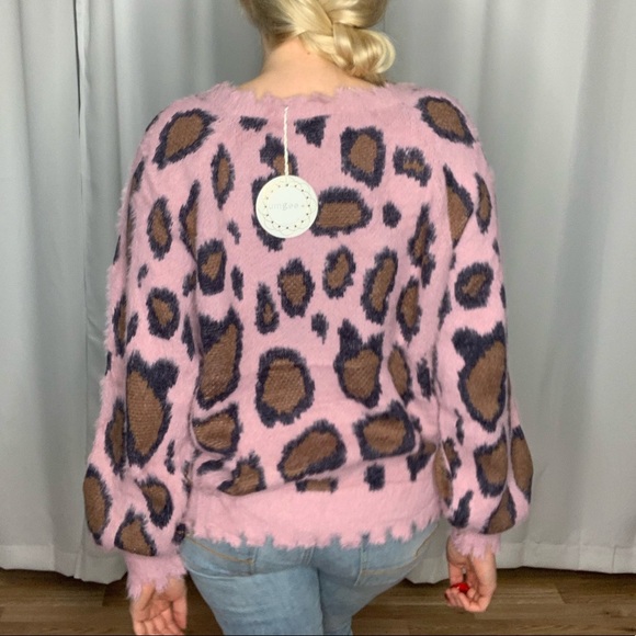NEW Umgee Animal Print Long Sleeve Pullover Sweater with Distressed Hem - Picture 6 of 11